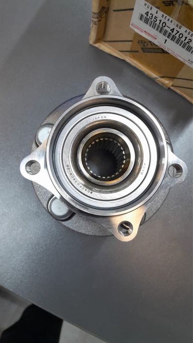 Передняя ступица оригинал новый