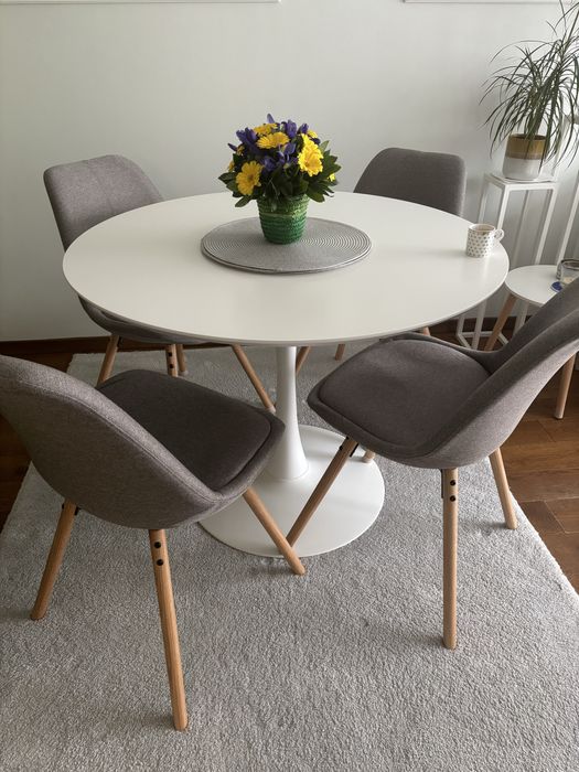 Трапезни столове