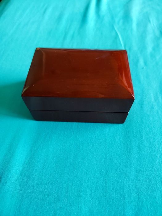 Луксозна кутия за брачни халки/пръстени