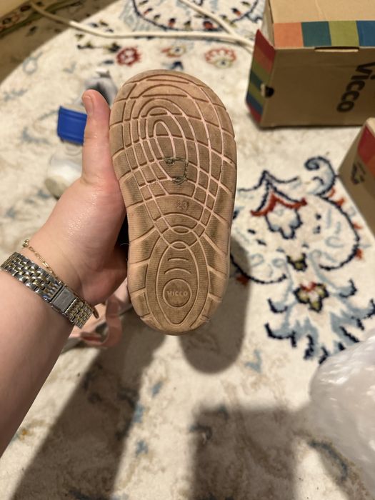 Продам детскую обувь