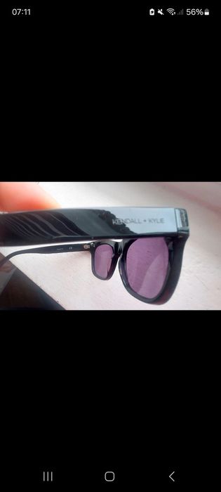 Ochelari de soare Kendall + Kylie – model trendy, stare impecabilă