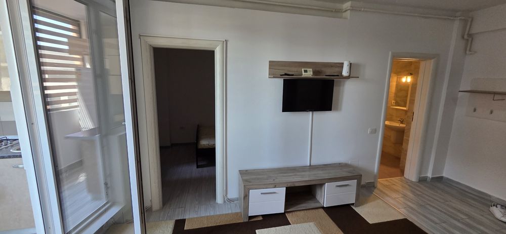 Garsoniera tip studio (dormitor separat)