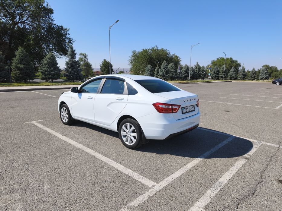 Продам автомобиль Лада Веста