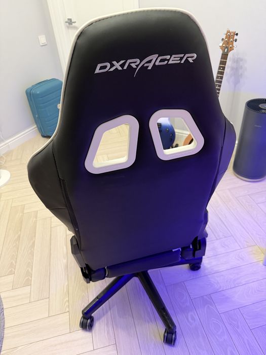 Игровое кресло dxracer