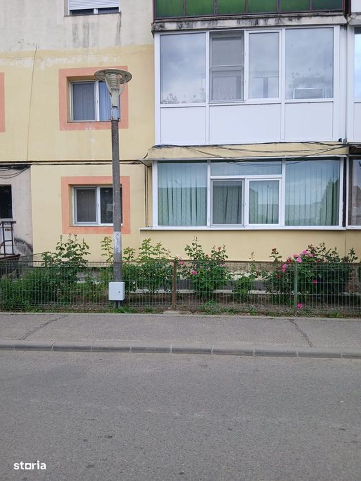 Apartament cu 3 camere, parter, 2 balcoane