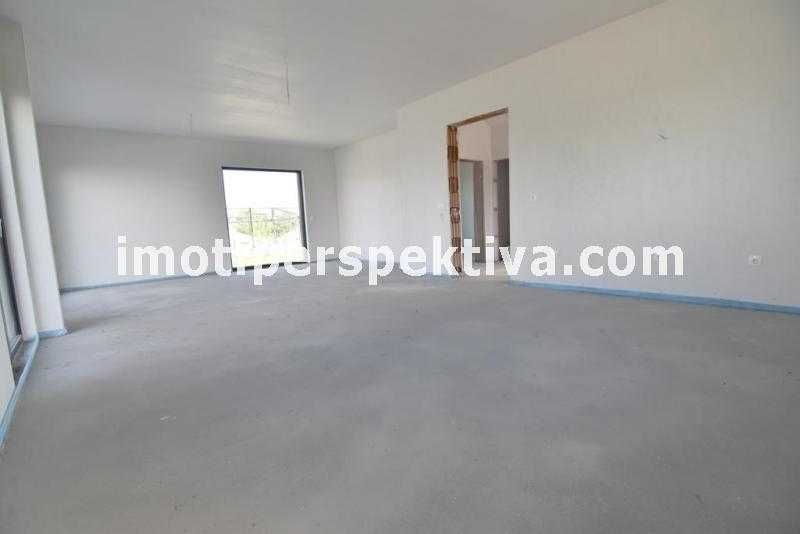 реф.19386 Чисто нова къща, двоен гараж-Коматевско шосе!