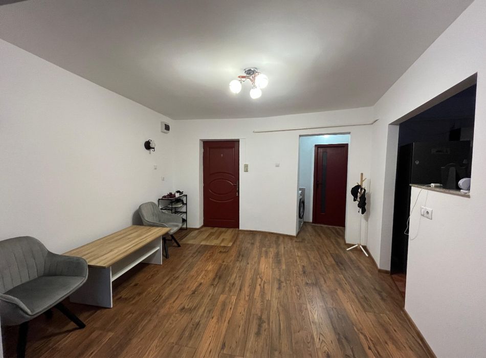 Închiriez apartament 2 camere – Zona Centrală
