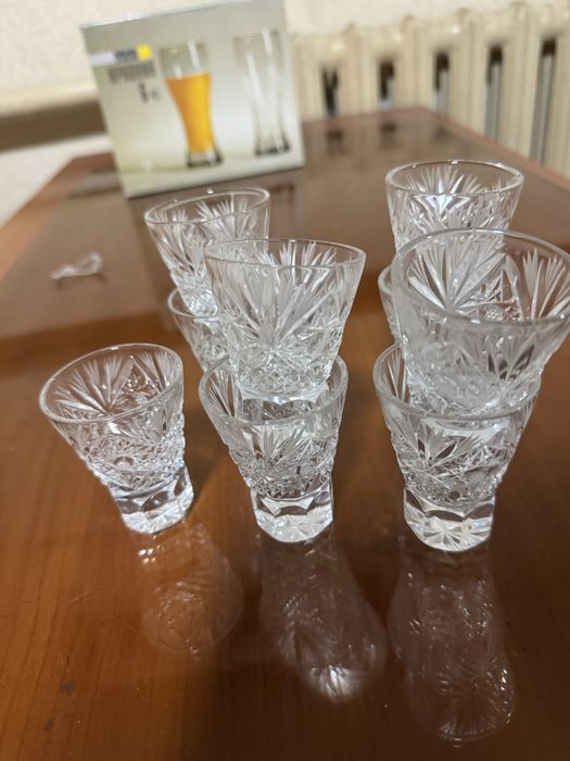 Графин со стаканчиками,полный комплект 10 шт стаканов и 1 графин