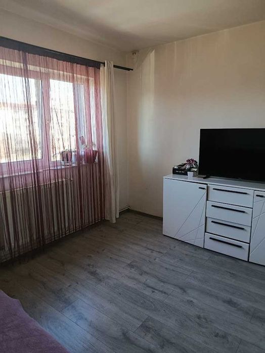 Schimb apartament 2 camere cu casă – zona Melodiei, Baia Mare