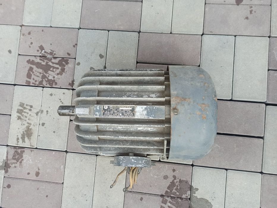 Продам электродвигатель