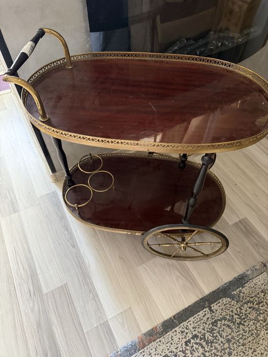 Carucior gheridon bauturi