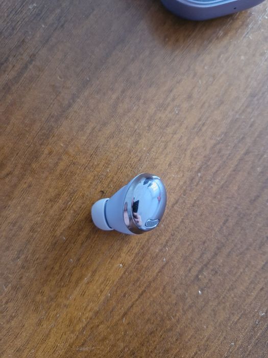 Продам безпроводные наушники Galaxy Buds Pro