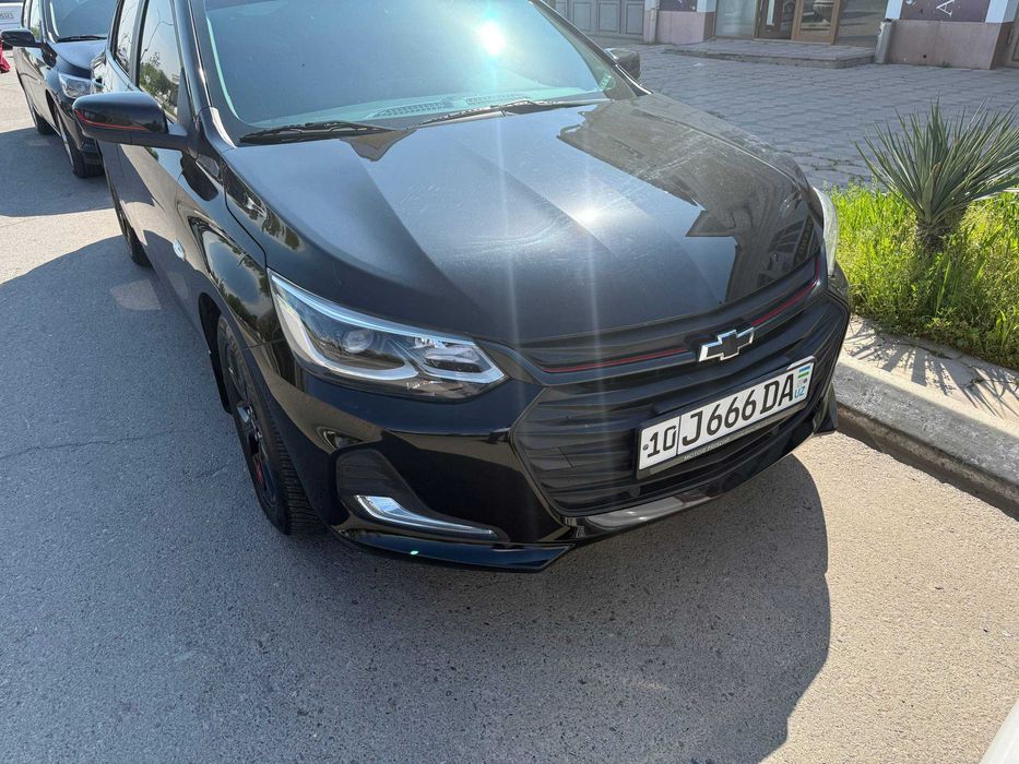 Chevrolet Onix Redline