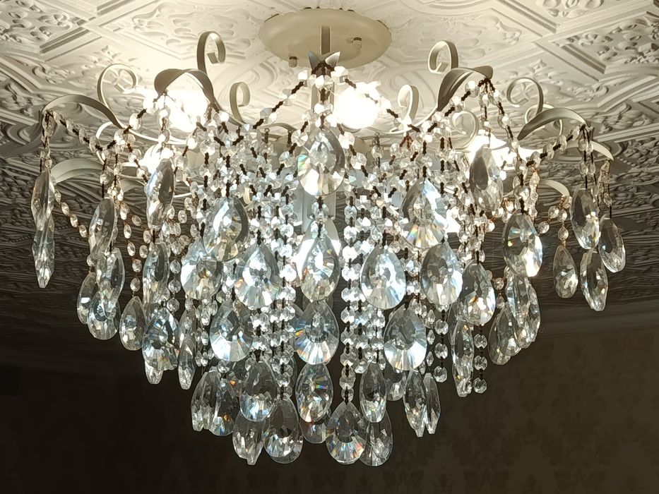 Продам люстру в хорошем состоянии.