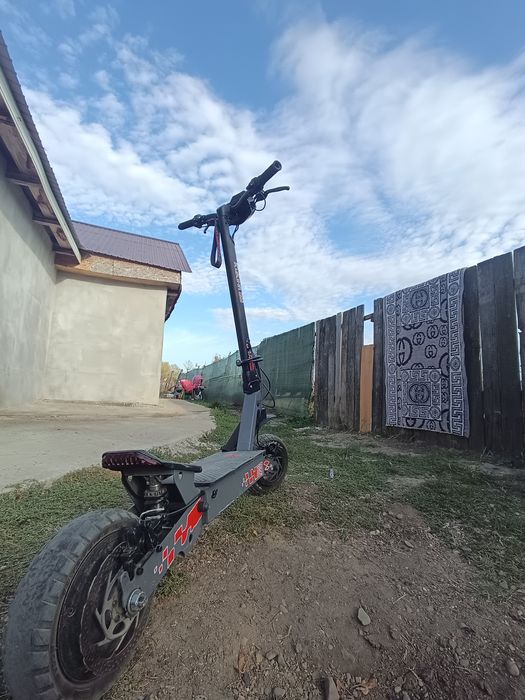 Vând trotineta electrica!