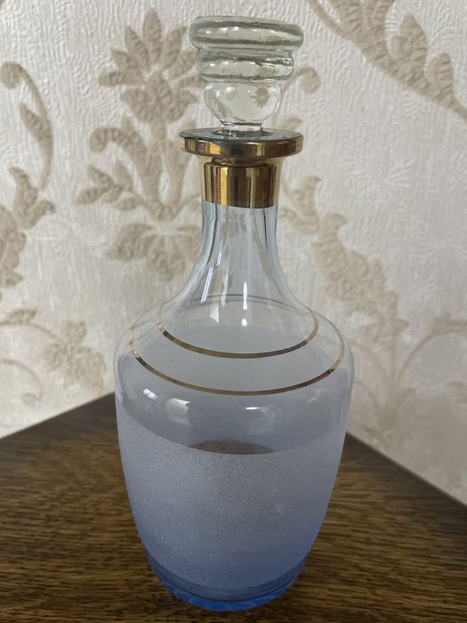 Графин( Штоф ) «Синий иней»; насыпное голубое стекло, золочение; СССР