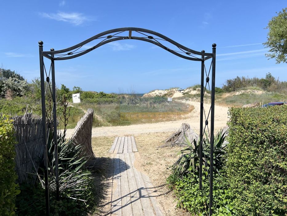 Продава се Двустаен апартамент в Созопол - 62 кв.м за 905 €/кв.м - Снимка #1