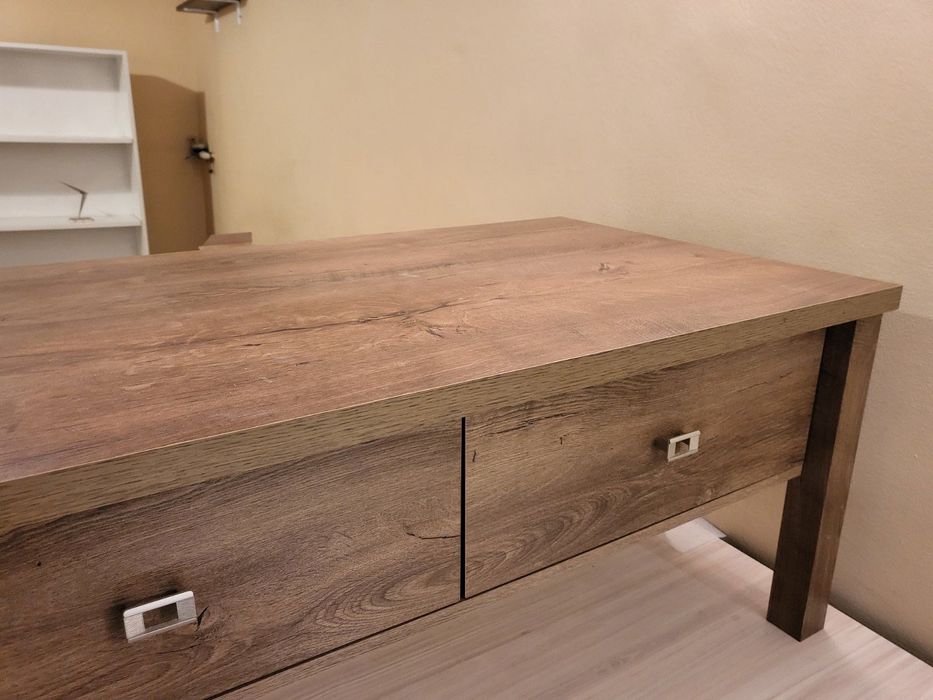 Мебели, Холна маса