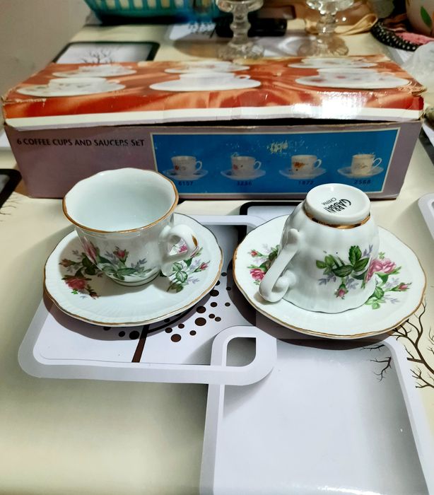 Кофейный набор чашки с блюдцами