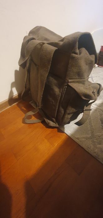 Vând rucsac material gros