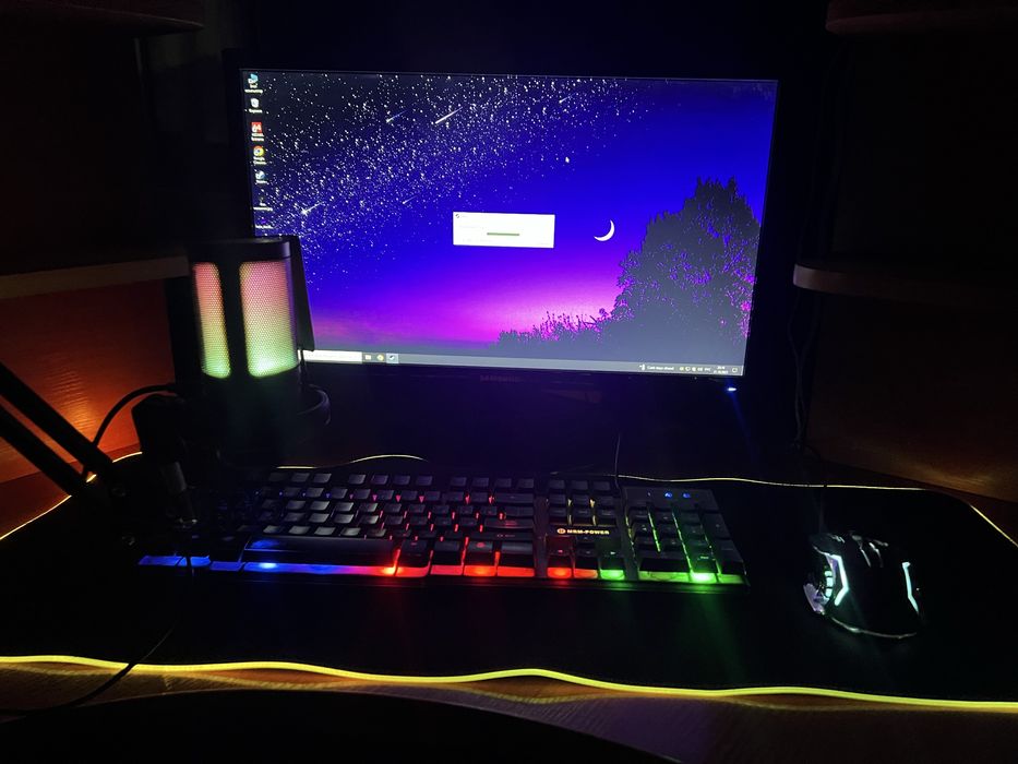 Монитор samsung в рабочем состояние