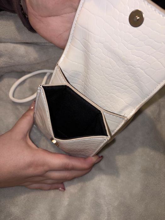 Бяла дамска чанта от Mango