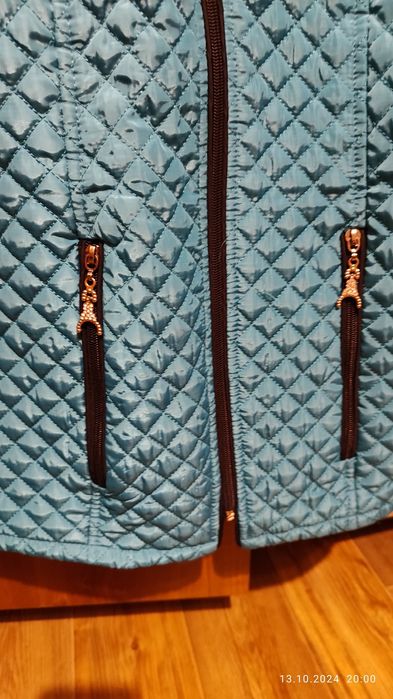 Три курточки демисезонные для девочки. Рост 134..