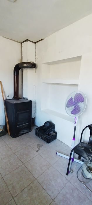 Продава се къща в село Лобош, област Перник