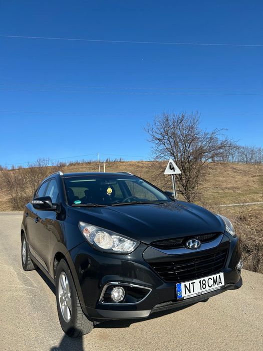 Vând Hyundai ix35