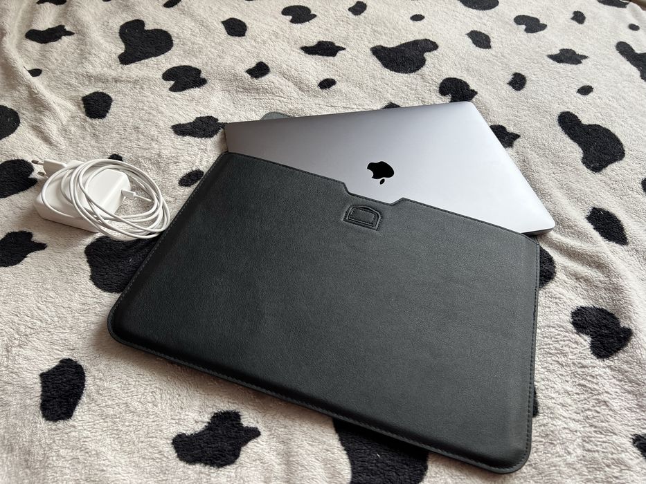 Продам MacBook Pro 15 2018