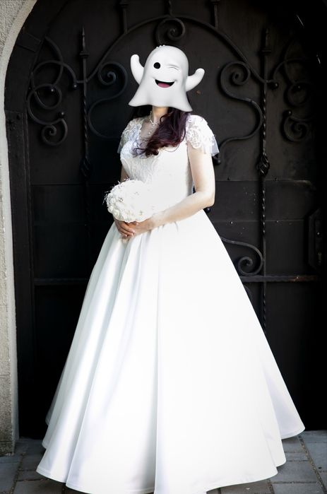 Vand rochie mireasa