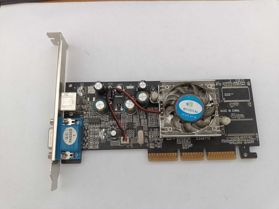 Продам ретро видеокарту AGP "NVIDIA GeForce FX 5200".