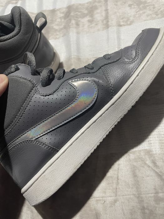 Vând papuci nike court borough