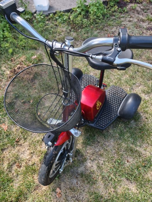 Електрическа триколка VS SPORT с кошница и фарове в перфектно състояни