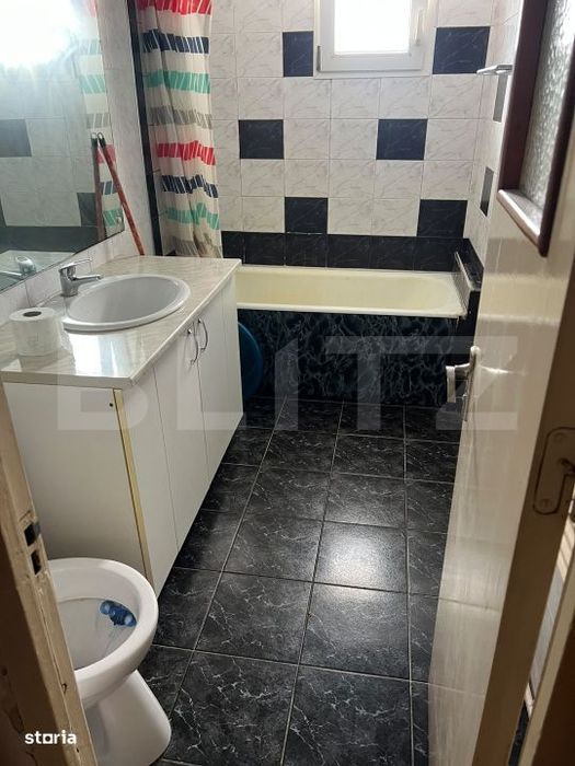 Apartament 3 camere, 70 mp, zona Tractorul
