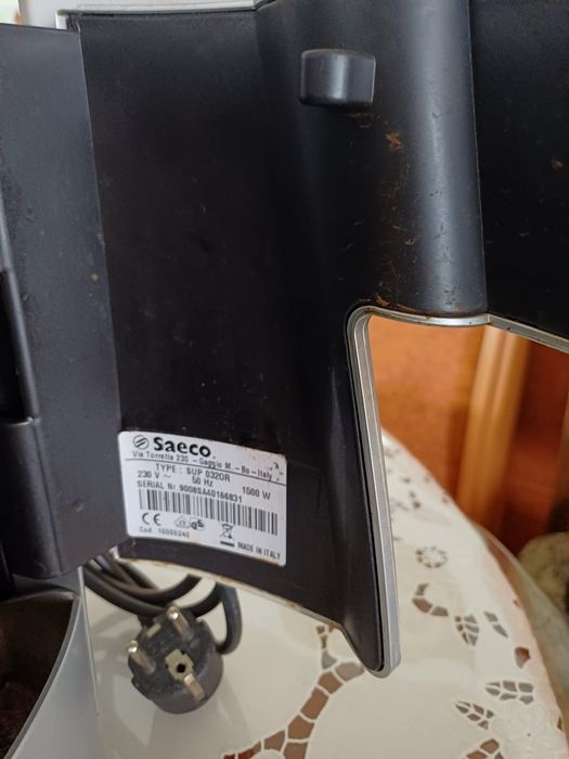 Vând espressor Philips Saeco