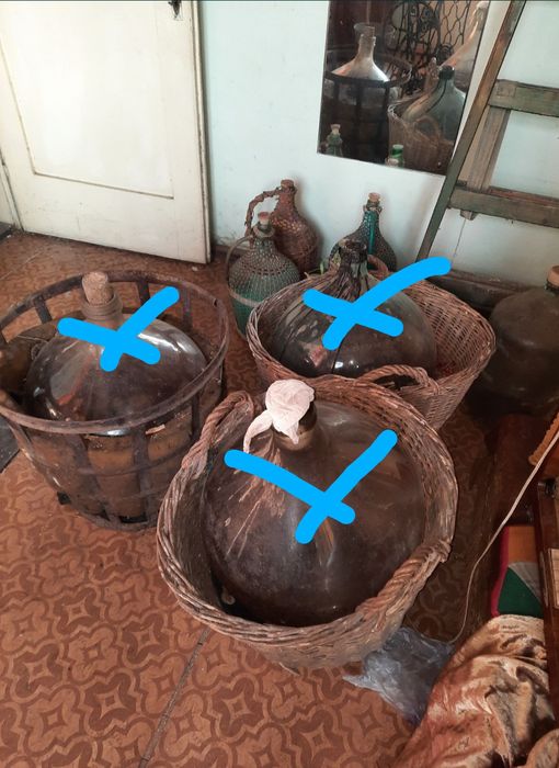 Стъклени съдове .