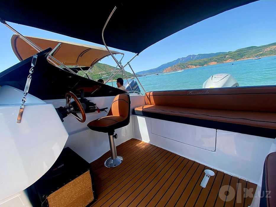 Продам срочно катер Barracuda 545 8ми местная  с подвесним мотором Hon