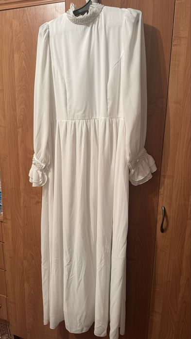 Продам белое платье