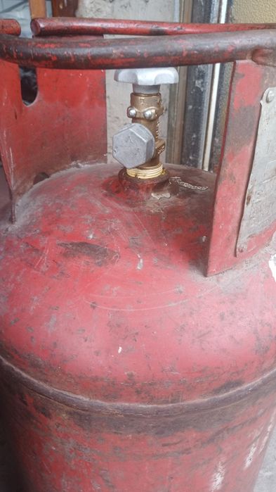 Обмен, газовый баллон с вентилем, с .краником