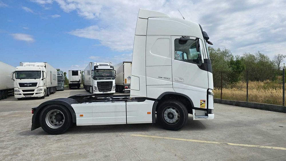 Cap tractor VOLVO FH