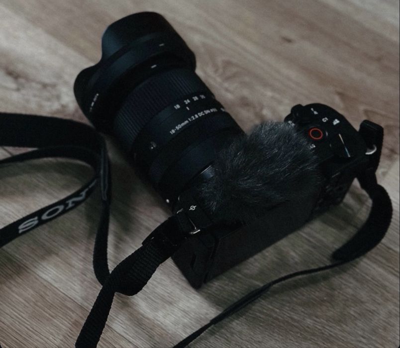 Sony ZV-E10 KIT + sigma 18-50mm