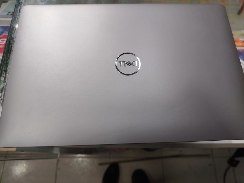 Dell почти нови ноутбук