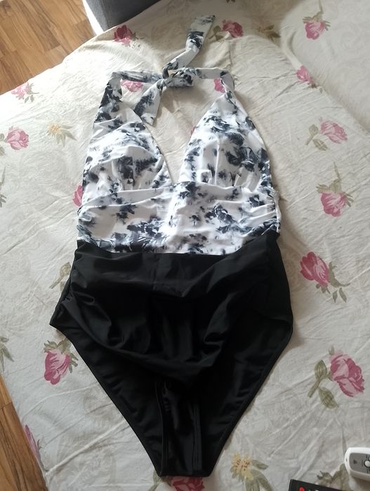 Продам новый купальник