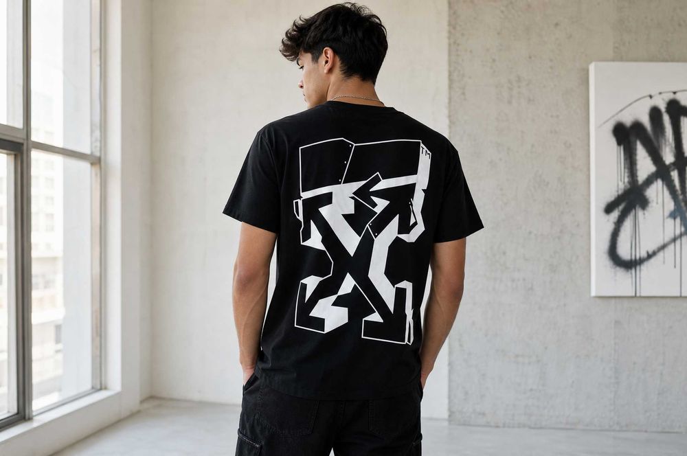 Мъжка тениска Off-White (Virgil Abloh) — черна с  голямо „Arrows" лого на гърба, regular fit — S / L