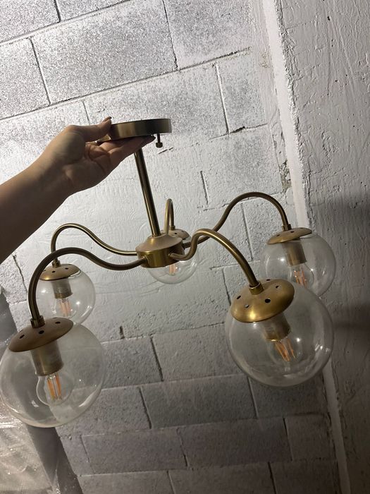 Продам люстры срочно