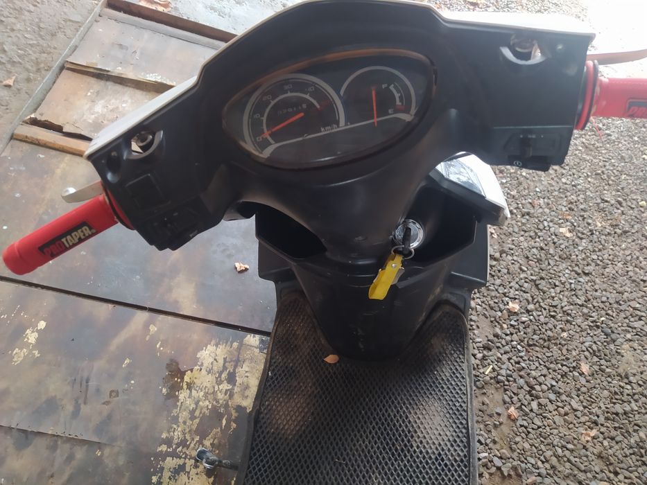 Скутер м8 150 кубов