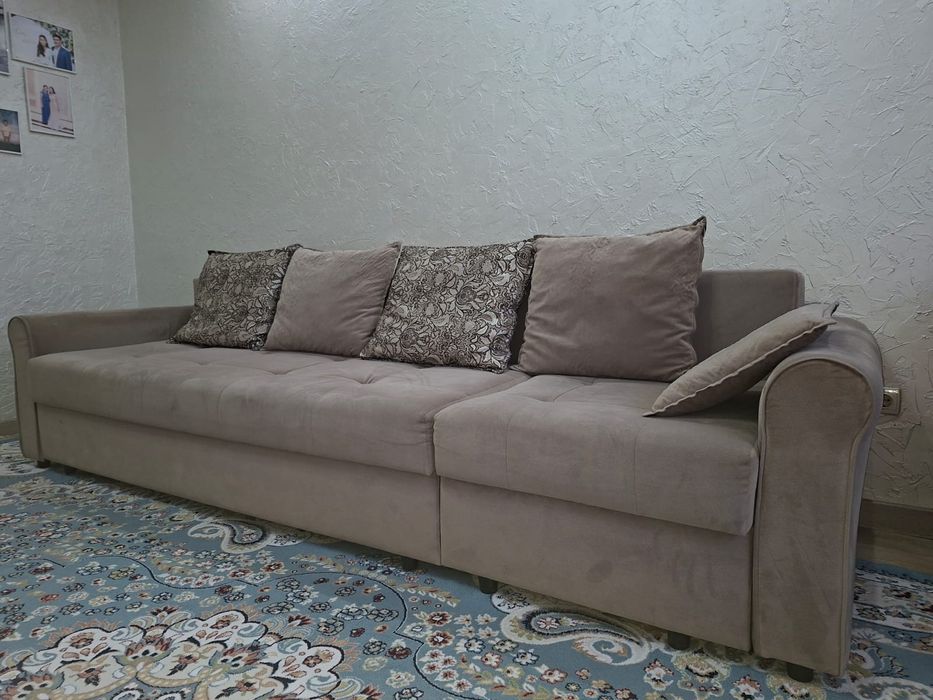 Диван 3 метра на 1 метр 80 си