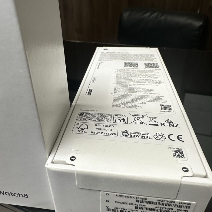 Нов! 2г Гаранция! Samsung Galaxy Watch 8, 40mm LTE L325, Silver,Graphi