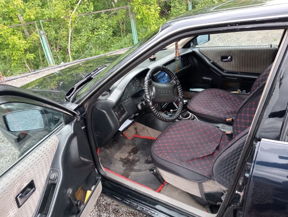 Продам машину Ауди б3 1991г.выпуска